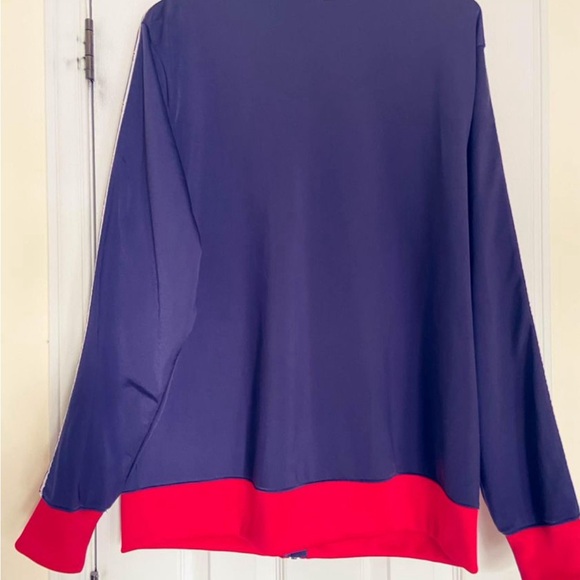 -Navy blue and red vest. Fitted model - Picture 5 of 5